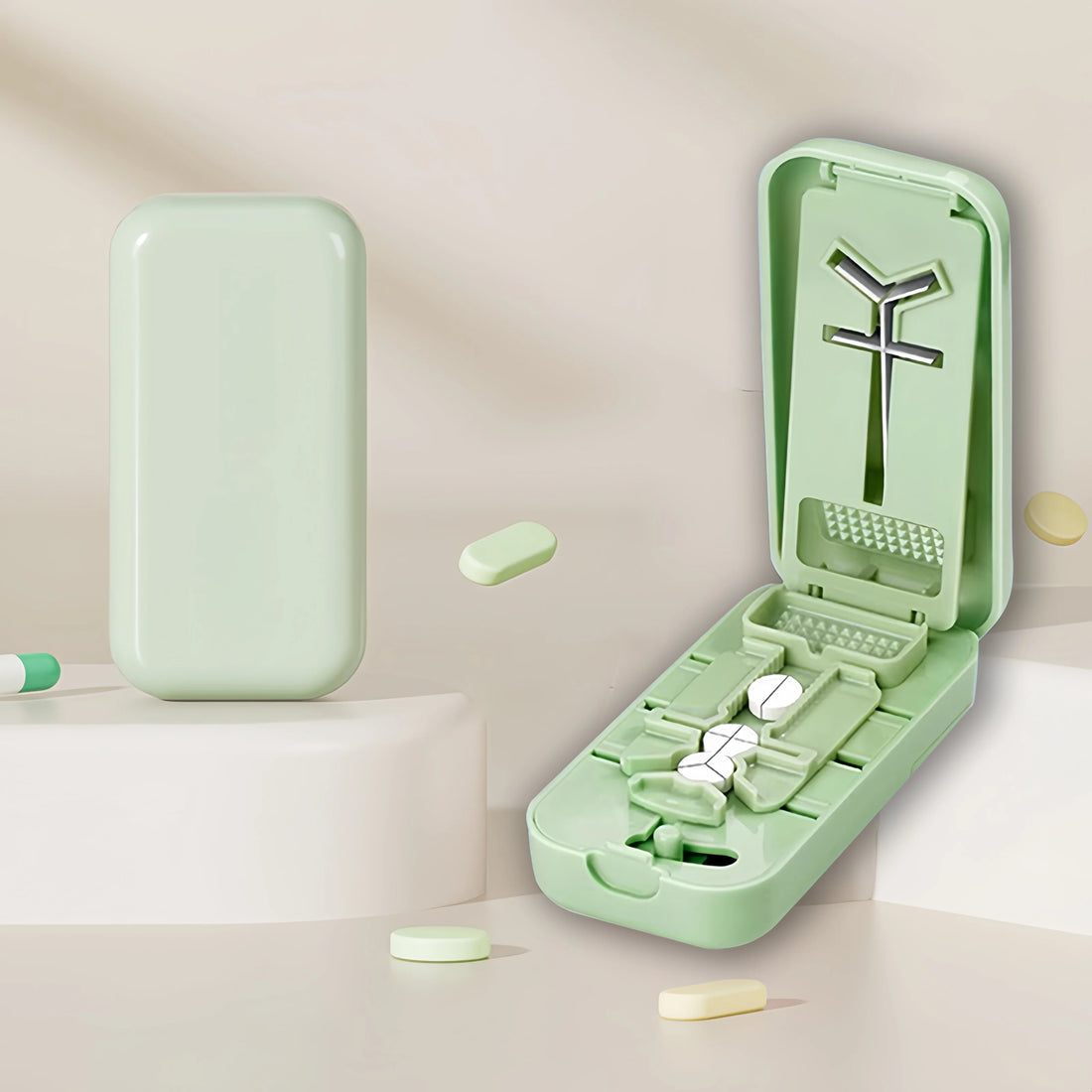 Pill Cutter with Centering Device and Safety Blade