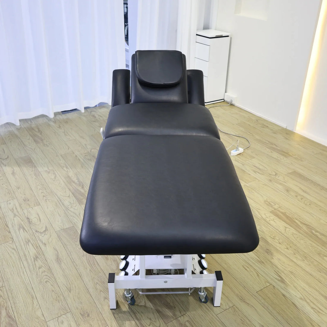 Electric Adjustable Treatment Table with Face Hole