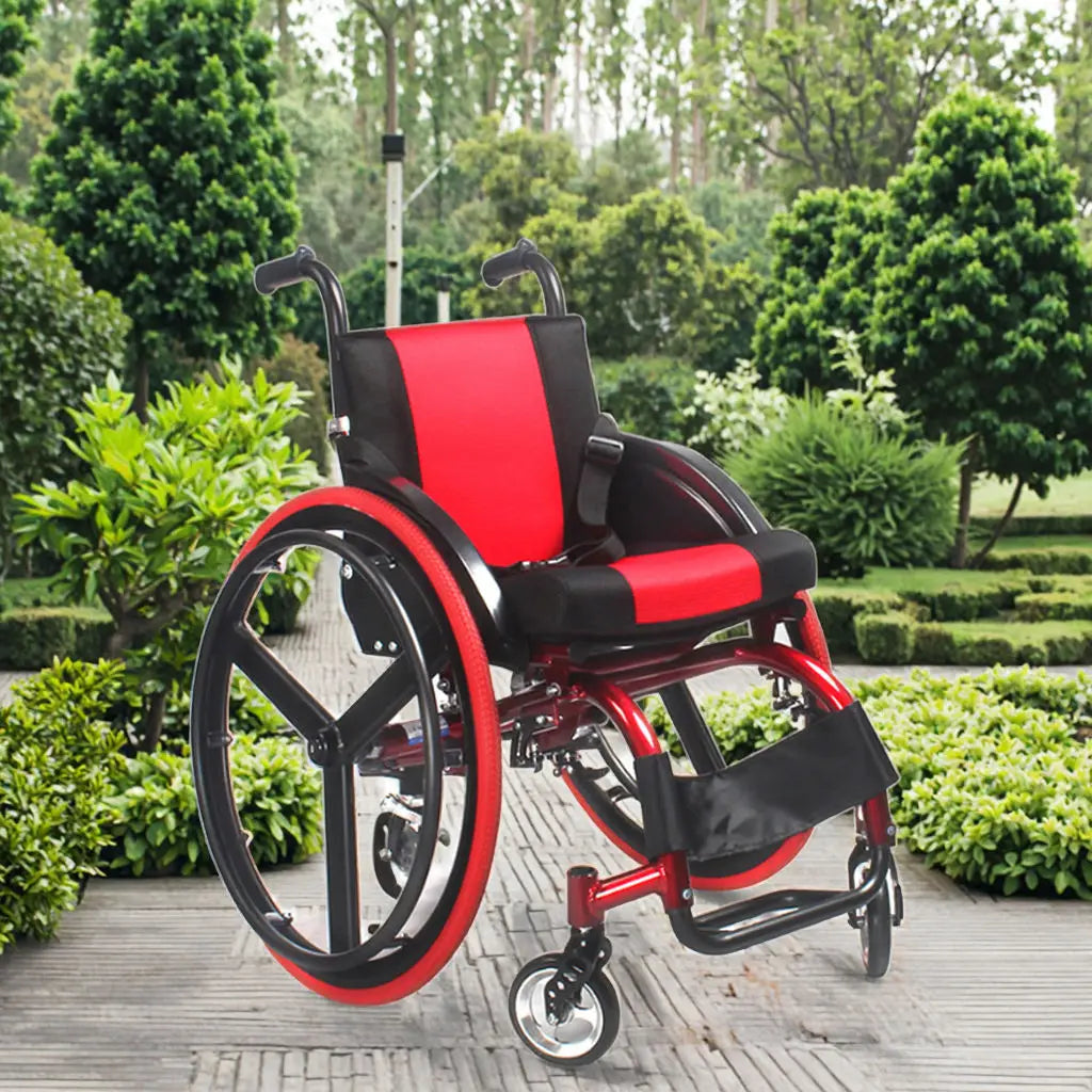 Lightweight Foldable Aluminum Manual Wheelchair, 150 kg Capacity