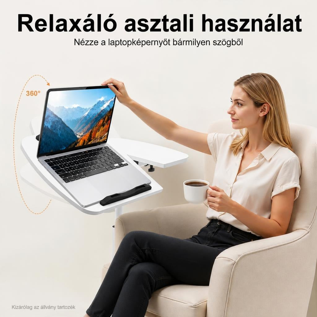Fotelben ülő nő kávéscsészével a kezében, előtte forgatható laptoptartó állványon laptop.