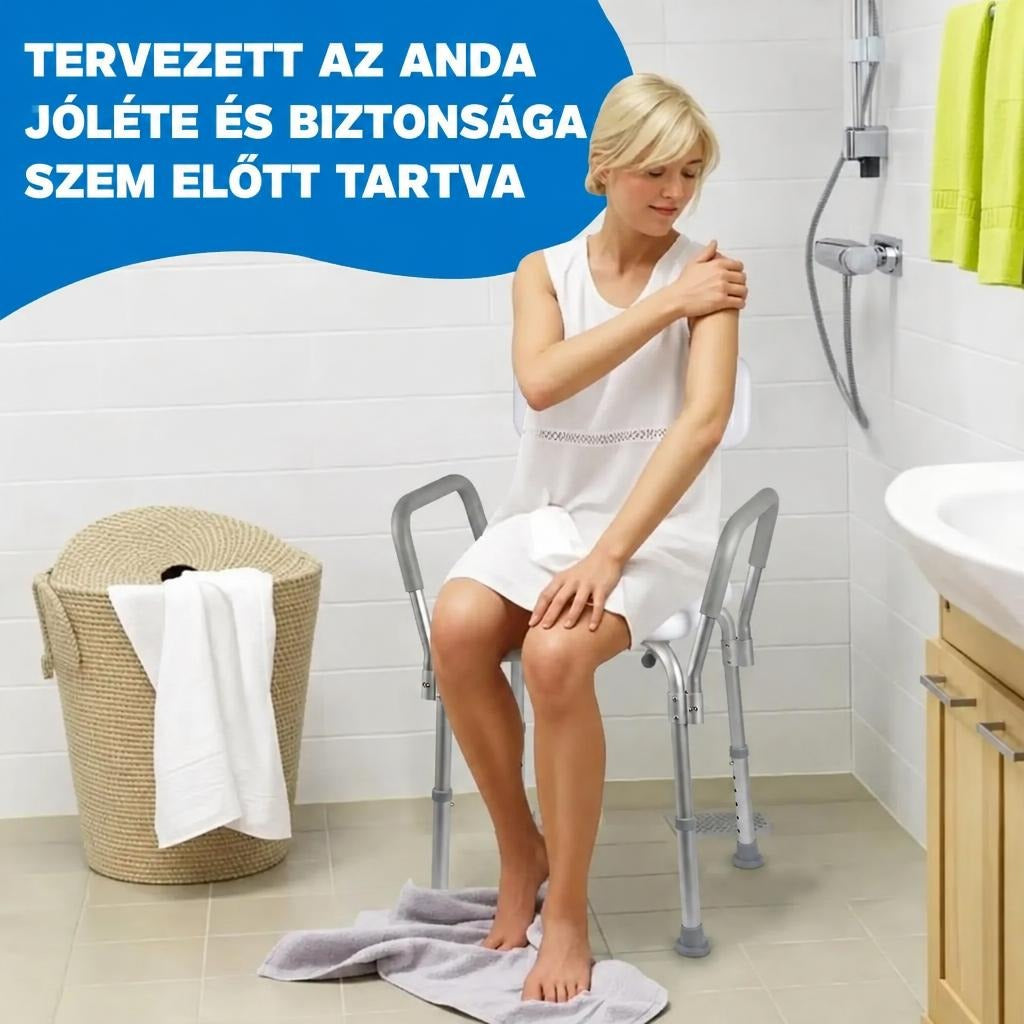 Fiatal nő ül egy karfás zuhanyszéken a fürdőszobában.