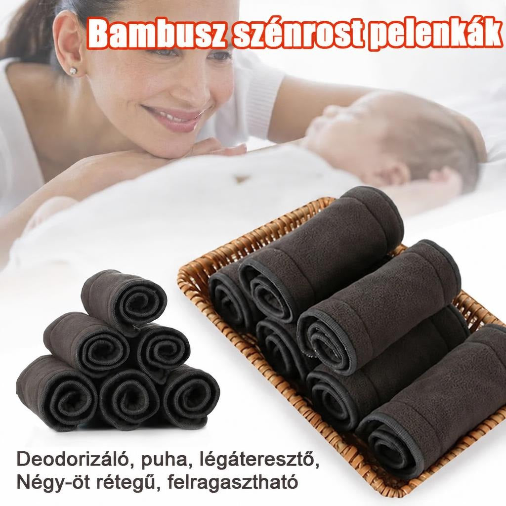 Bambusz szénrost pelenkabetétek feltekerve egy kosárban, anya és baba a háttérben.