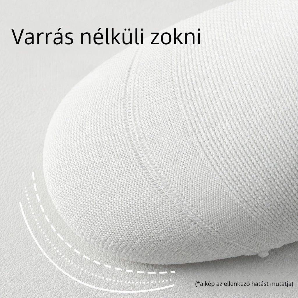 Fehér varrás nélküli zokni orr-része közelről bemutatva.